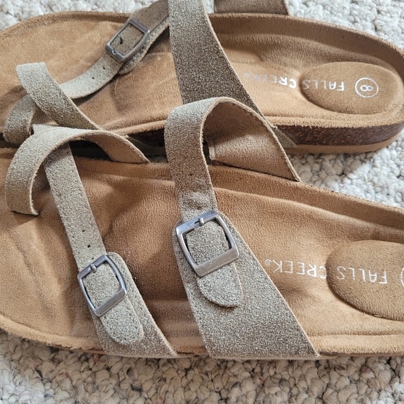 Falls Creek Size 8 Sandals - Picture 3 of 6